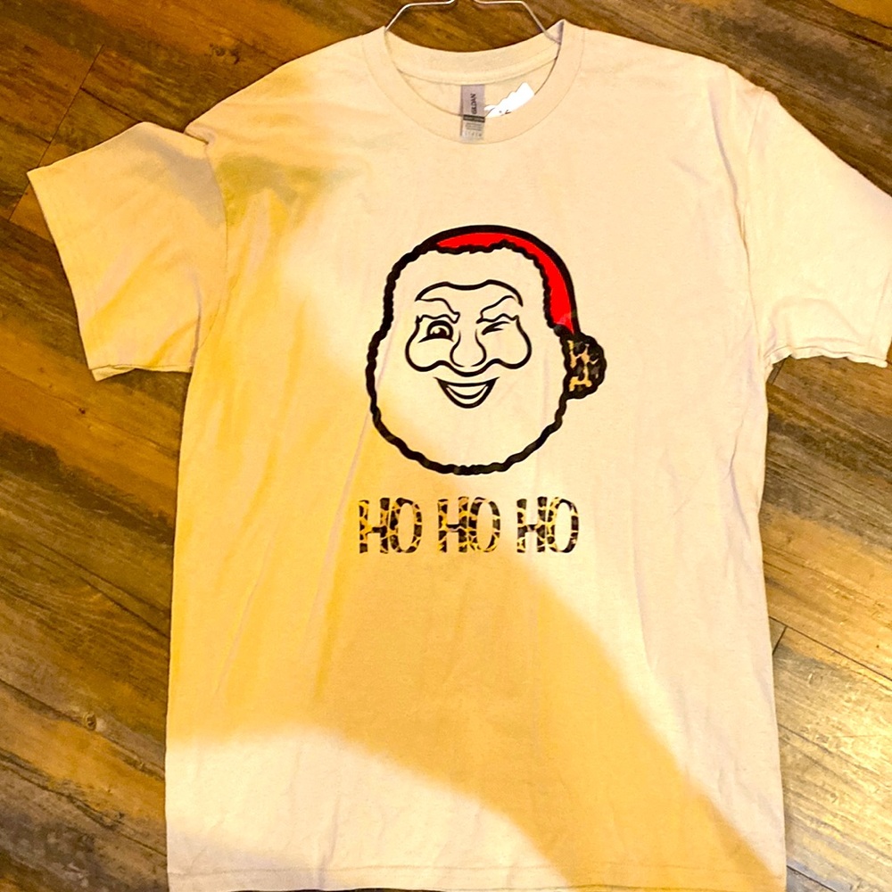 Santa Tshirt size Large Gildan Unisex Shirt
